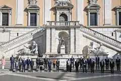 MESYUARAT G-20: Menteri Kesihatan dari ekonomi terbesar dunia diundang ke Rome, Italy untuk menilai kesan pandemik ini terhadap usaha global membasmi kemiskinan dan penyakit. Turut hadir di mesyuarat tersebut ialah Menteri Kesihatan Singapura Ong Ye Kung. - Foto EPA