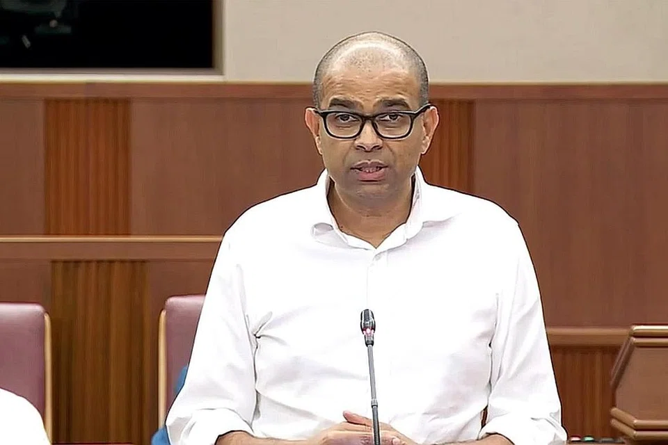 Menteri Negara Kanan (Perhubungan dan Penerangan merangkap Kesihatan), Dr Janil Puthucheary.