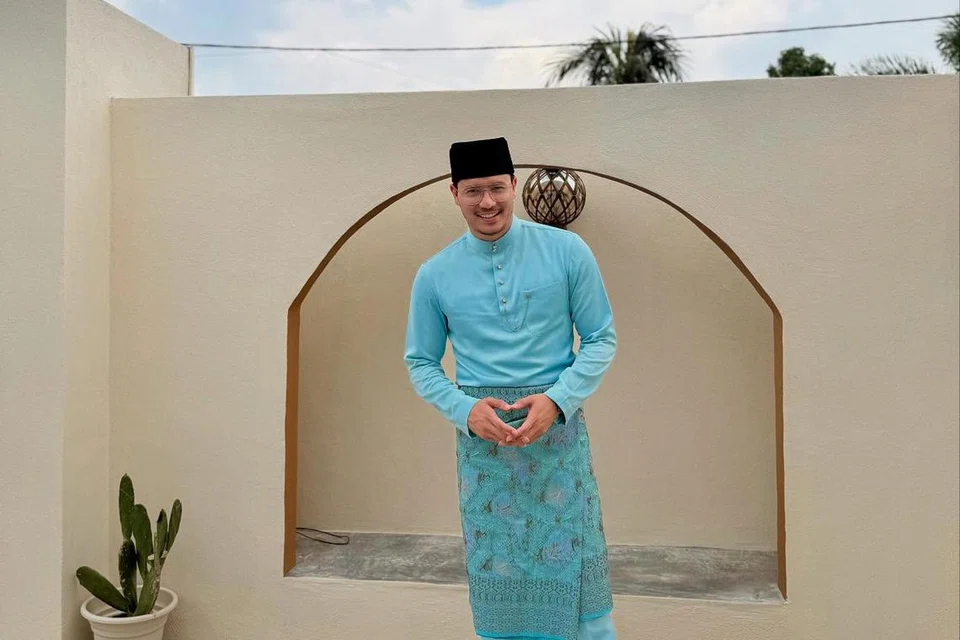  Fattah Amin akui hubungan keluarganya dengan penyanyi, Amira Othman semakin akrab. 