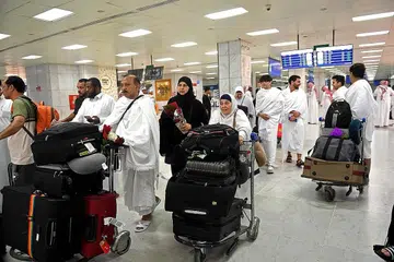 JADI TETAMU: Para mangsa serangan pengganas di New Zealand pada Mac lalu, tiba di Makkah baru-baru ini untuk menunaikan ibadha haji atas undangan Raja Arab Saudi. - Foto AFP