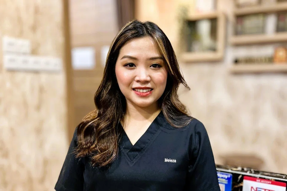 Pemilik Nawraa17 Hair Studio, Cik Nur Farah Ezza Md Mujahid, memaklumkan salunnya yang mempunyai tujuh pekerja mampu mengendalikan sekitar 35 pelanggan sehari pada waktu sibuk.