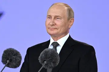 JUAL SENJATA: Presiden Putin berkata Russia bersedia jual senjata canggih kepada sekutu di seluruh dunia. - Foto AFP