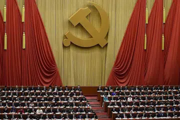 TETAPKAN MATLAMAT BESAR: Seramai 2,300 wakil menghadiri kongres lima tahun sekali Parti Komunis China (CCP) di Dewan Agung Rakyat, Beijing. Dalam kongres itu, Presiden Xi Jinping berkata China sedang memasuki era baru, namun mempunyai pelbagai cabaran menjadi kuasa dunia menjelang 2050. - Foto AFP