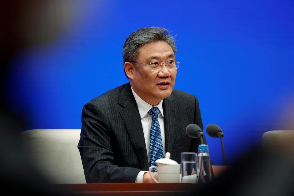ENCIK WANG WENTAO: Menteri Perniagaan China.