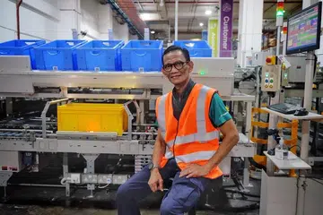 PERTINGKAT KEMAHIRAN: Berbekalkan semangat untuk mempertingkatkan diri, Encik Juraini Amin menyertai kursus kemahiran dan meraih peluang pekerjaan bersama ST Logistics pada 2019.