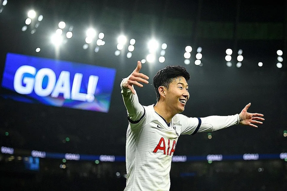 PENYELAMAT PASUKAN: Son menjadi wira Spurs selepas menjaringkan gol kemenangan sekali gus memastikan pasukan itu kekal bersaing merebut tempat sebagai empat pasukan teratas liga. - Foto REUTERS