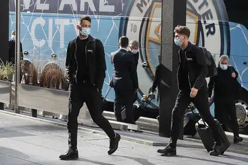 TIBA DI HOTEL: Pemain Manchester City tiba di hotel mereka menjelang final Liga Juara-Juara Eropah antara Manchester City dan Chelsea. - Foto REUTERS