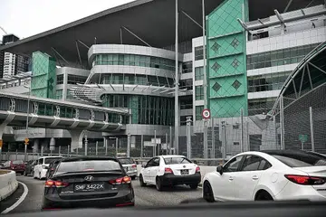 LEBIH LANCAR: Perjalanan antara dua pusat pemeriksaan darat Johor dengan Singapura kini dilaporkan lebih lancar ekoran beberapa tindakan yang diambil kerajaan Johor. - Foto ST