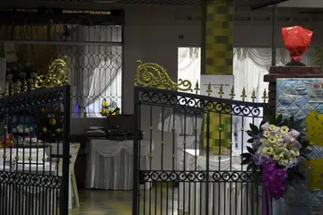 RUMAH MANGSA: Seorang warga tua ditikam mati di rumahnya dekat Upper Serangoon Road. Pembantu rumahnya, seorang warga Myanmar, telah ditahan sebagai suspek pembunuhan itu. - Foto BH oleh DESMOND FOO