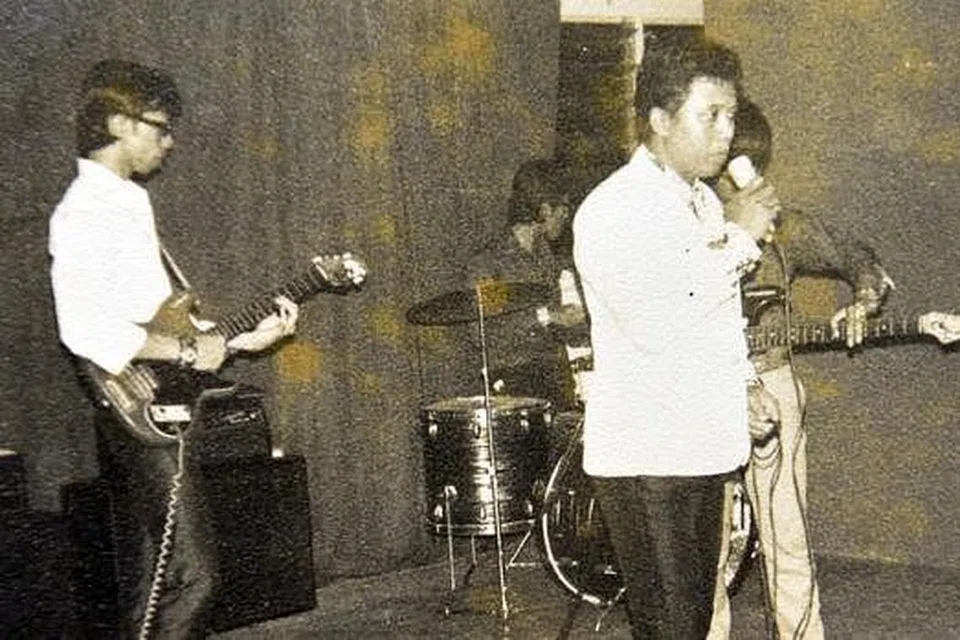 PENYANYI 1960-an: Salim I terkenal dengan lagu 'Pujaan Hatiku', 'Bunga Negara', 'Songket Hitam', 'Sebentuk Cincin Permata Berlian' dan 'O Salamah'. - Foto ihsan RUDI SALIM 