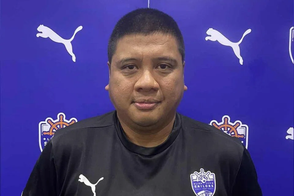 Ketua jurulatih Akademi Bola Sepak Lion City Sailors, Jasni Hatta. 