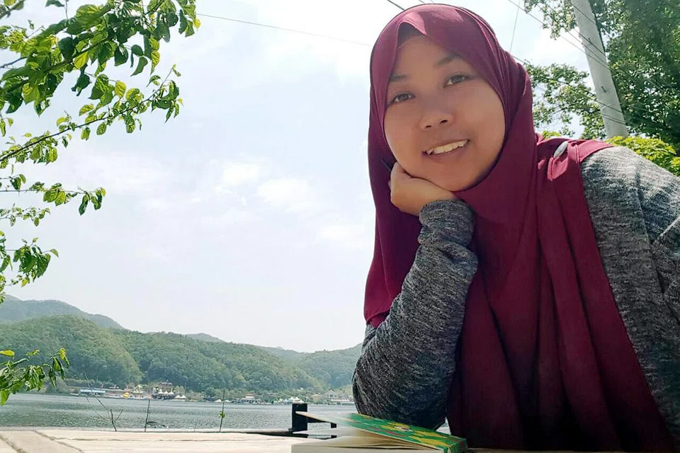  MENGEJAR ILMU: Topik unik dan juga penyampaian ceramah agama dalam bahasa Inggeris menarik perhatian Cik Nurliyana Yazid bagi mengikuti ceramah atau seminar agama meskipun perlu membayarnya. - Foto ihsan NURLIYANA YAZID