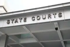 hina agama, mahkamah