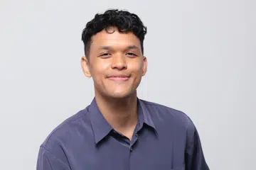 PEMBAKAR SEMANGAT: Kehidupan Allahyarham Zubir Said telah membakar semangat Irsyad Dawood untuk terus berjuang dalam kehidupan dan karyanya. Irsyad berharap penonton yang menyaksikan persembahan ‘Impact 2023’ telah dapat menyelami semangat yang dirasakan melalui lakonan dan penceritaan beliau.