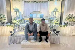 RAKAN KONGSI NIAGA: Encik Haiqal Athari Putra Ismail (kiri) dan Encik Ghazali Saat (kanan) yang pernah menjadi rakan sekerja dalam syarikat logistik, baru-baru ini melancarkan dewan majlis perkahwinan, The Venice Ballroom di 2 Allenby Rd, di Jalan Besar. 