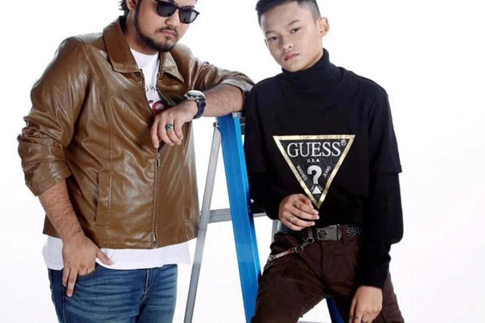 OSAMA DAN AHMAD ZAKI: Bakal keluarkan lagu 'Tangan Yang Melambai' tentang hubungan ayah dengan anak bersama bapa mereka, Jamal Abdillah. - Foto BERITA HARIAN MALAYSIA