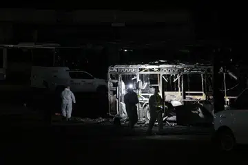 Pasukan keselamatan dan unit pemusnah bom Israel dikerahkan ke lokasi letupan bas di Bat Yam. Polis Israel memaklumkan bahawa bom di tiga bas meletup di bandar pusat Bat Yam, Tel Aviv, Israel.