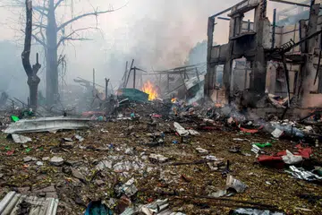 Sebuah bangunan kelihatan musnah sepenuhnya selepas dibedil oleh tentera Myanmar dalam serangan udara di Daerah Thabeikkyin, Wilayah Mandalay, Myanmar Tengah pada 19 April 2025
