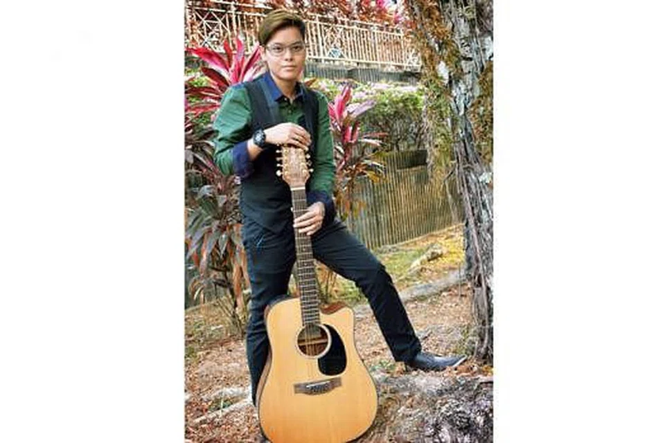 TIDAK PATAH SEMANGAT: Chomel, atau nama sebenarnya Noorzafirah Abdullah, tidak membiarkan tohmahan sesetengah orang tentang penampilan 'tomboy'-nya menjadi halangan dalam kerjaya seni. - Foto KHALID BABA