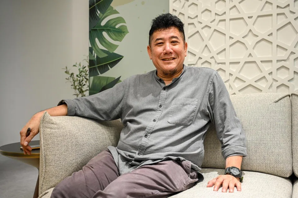 TERUS BERKHIDMAT: Hassan Salleh kini menjawat tugas sebagai Ketua Pemasaran dan Perhubungan (Marcomm) Jamiyah Singapura.