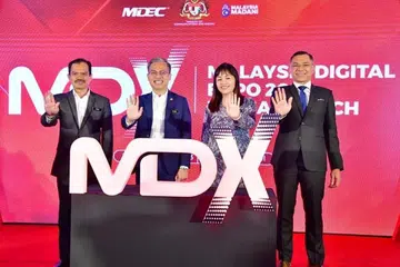 RAIH KEYAKINAN PELABUR: Malaysia akan terus mengorak kecemerlangan dalam sektor digital apabila meraih komitmen pelaburan sehingga RM37.4 bilion ($10.92 bilion) yang bakal membuka lebih 15,000 peluang pekerjaan bernilai tinggi.