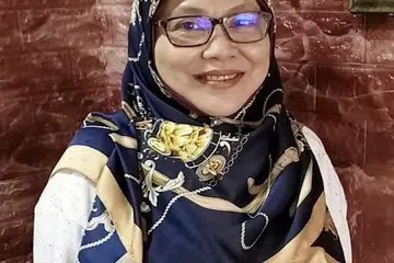 UNTUK KAUM HAWA: Cik Saleha Arshad percaya permintaan urutan bagi wanita yang baru bersalin tetap tinggi dan beliau menyediakan pakej tujuh dan 10 hari urutan bagi ibu yang berminat. - Foto ihsan SALEHA ARSHAD