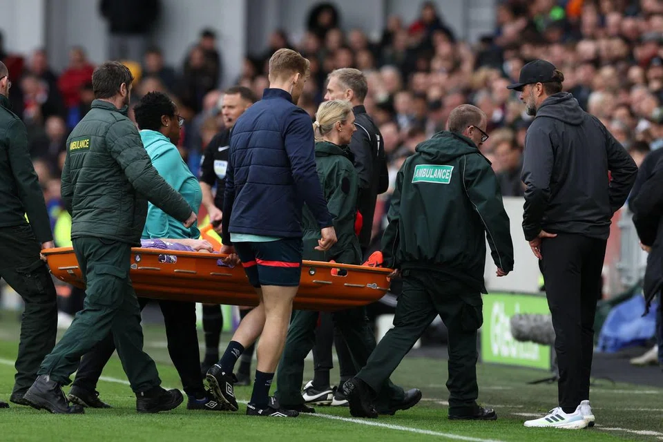 Tonggak serangan Liverpool, Diogo Jota, diusung keluar dari padang selepas mengalami kecederaan dalam perlawanan menentang Brentford pada 17 Februari dan dijangka tidak dapat beraksi sekurang-kurangnya dua bulan.