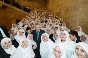 Recep Tayyip Erdogan, sekolah awam Turkiye, aktiviti Ramadan sekolah, sekularisme Turkiye, Yusuf Tekin, parti AKP, pendidikan Islam Turkiye, berita Turkiye 2026, generasi bertakwa Erdogan