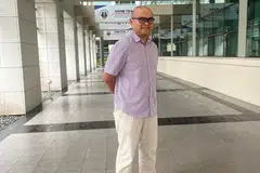 TAMBAH TANGGUNGJAWAB: Inspektor 2 (INSP2) Norhisham Mohamed Jumahin mengambil peluang menguji dan menggunakan pengetahuan serta pengalaman apabila tanggungjawabnya ditambah semasa pandemik Covid-19.