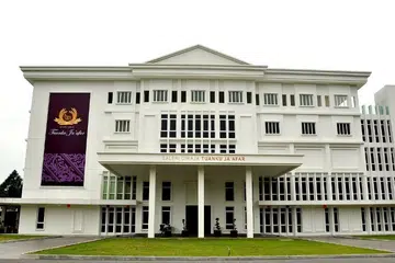 Galeri Diraja Tuanku Ja’afar di Seremban, Negeri Sembilan, yang sepatutnya menjadi lokasi pertemuan antara Menteri Besar Negeri Sembilan, Datuk Ismail Lasim, dan barisan Exco Kerajaan Negeri itu dengan Tunku Nadzaruddin Tuanku Ja’afar, pada pagi 23 September, tetapi dibatalkan atas faktor keselamatan.