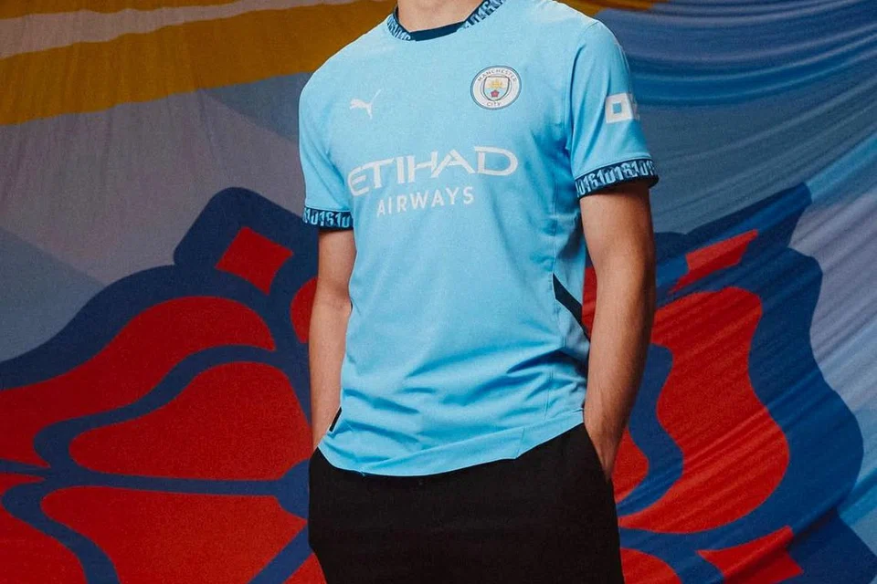 Manchester City membeli pemain bek tengah Lens, Abdukodir Khusanov, dengan kontrak selama empat setengah tahun sehingga 2029.