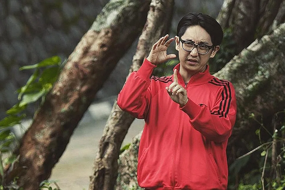 DARI CIAPAN TWITTER: Menurut pengarah filem, Awi Suryadi, isi kandungan cerita seram itu mengisahkan enam pelajar yang ditugas menjalani sepenggal pengajian yang memerlukan mereka menjalankan kerja kemasyarakatan khusus yang dipanggil 'kuliah kerja nyata' (KKN) di kampung terpencil. 