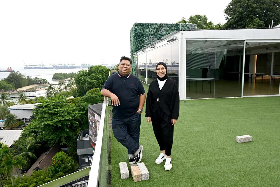 The Atas People, Zack Zackariah, Ruby Rasidi, sentosa, majlis kahwin