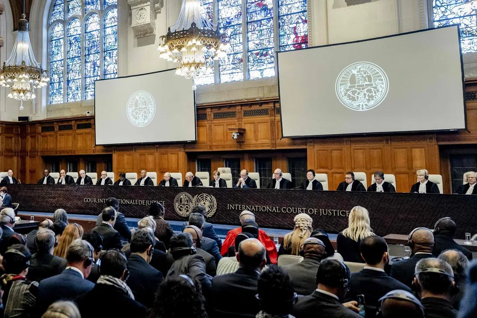 TIADA KUASA: Beberapa peguam yang dihubungi Berita Minggu (BM) berkata bahawa walaupun keputusan Mahkamah Keadilan Antarabangsa (ICJ) itu dilihat sebagai “kemenangan yang menentukan” untuk Afrika Selatan, perintah itu meninggalkan sedikit kesan praktikal terhadap situasi di Gaza kerana ICJ tidak mempunyai cara dan kuasa untuk menguat kuasakannya.