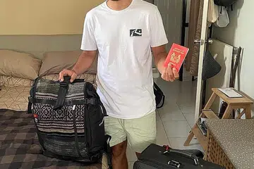 SIAP SEDIA: Bakal pengantin, Encik Muhammad Rasydan Muhammad Razif, harus menjalani kuarantin selama 72 jam setibanya di Australia. - Foto ihsan MUHAMMAD RASYDAN MOHAMAD RAZIFF