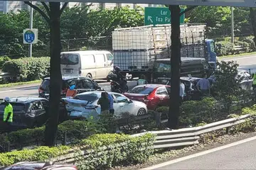 KEMALANGAN BERANTAI: Lima kereta terlibat dalam kemalangan di Ekspreswe Rentas Pulau (PIE) sekitar 8.35 pagi pada 17 Januari.