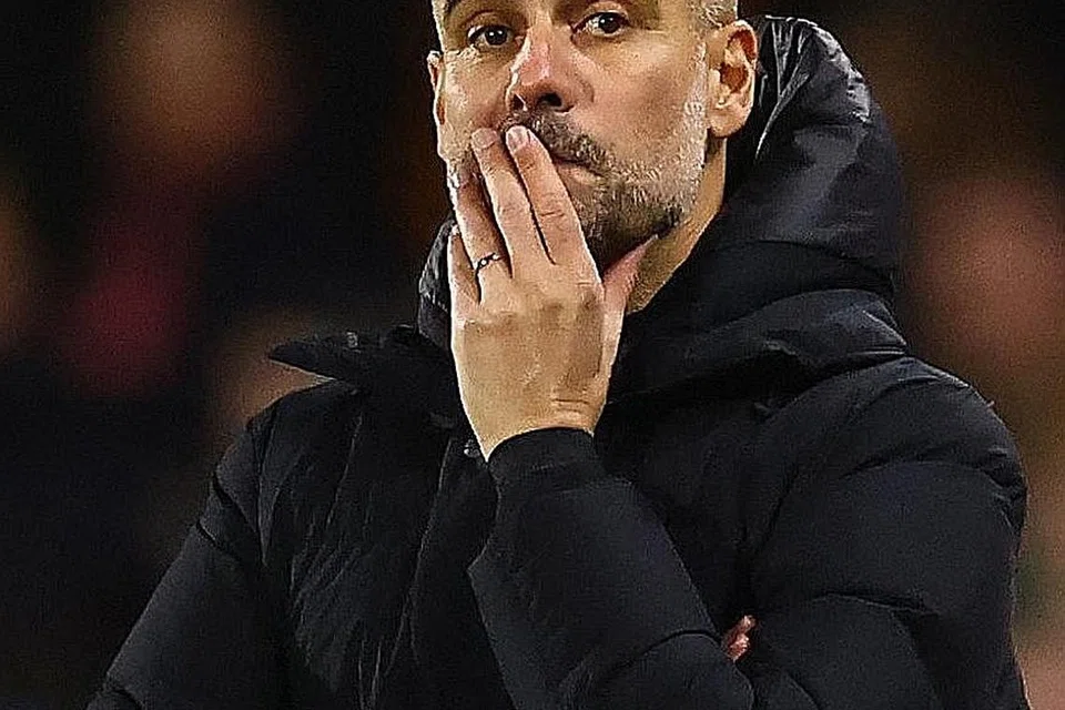MANCHESTER CITY, BURNLEY TANPA PENGURUS: Pep Guardiola (atas), dan Sean Dyche. - Foto fail