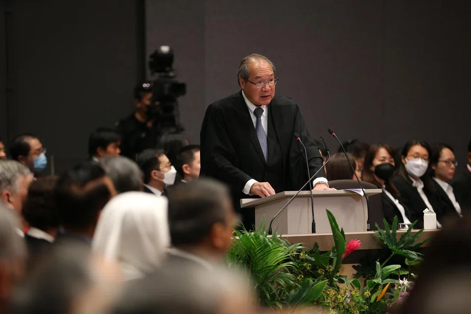 BERI SOKONGAN: Dalam ucapannya, Peguam Negara, Encik  Lucien Wong, berkata sepasukan pegawai AGC telah dilatih sebagai kaunselor para. 