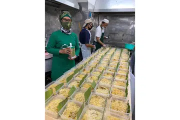 TEMPAHAN MENINGKAT: Cik Rohaniah Mohamed berkata tempahan lauk Raya yang diterima syarikat katering Jamil Catering meningkat tahun ini. - Foto ihsan ROHANIAH MOHAMED
