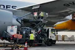 singapore sustainable aviation fuel company, levi, penumpang 
