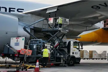 singapore sustainable aviation fuel company, levi, penumpang 