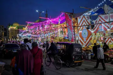 Lensa Ramadan, perhiasan istimewa, pasar, Sayyida Zeinab, Kahirah, Mesir