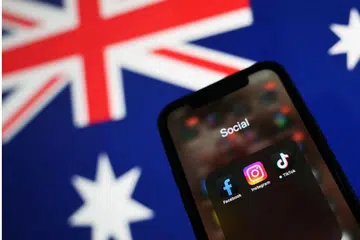 Kanak-kanak bawah 16 tahun akan dilarang menggunakan media sosial. Percubaan untuk menguatkuasakan larangan ini akan bermula pada Januari 2025.