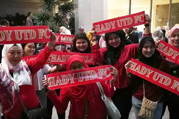KEMBALI BERSATU: Kelab Peminat Hady Mirza yang dahulunya dikenali sebagai HapyHadys kini bangkit semula selepas lima tahun dengan nama baru, Hady United FC. Mereka memberinya sokongan padu setiap Ahad di Auditorium Majlis Bandaraya Shah Alam (MBSA). - Foto HADY UNITED FC 