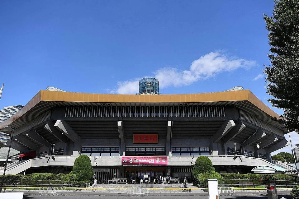 IKONIK: Arena seni mempertahankan diri, Nippon Budokan, pertama kali dibina untuk judo pada 1964 dan dikenali dengan bumbung lengkung menyerupai Mount Fuji. - Foto AFP
