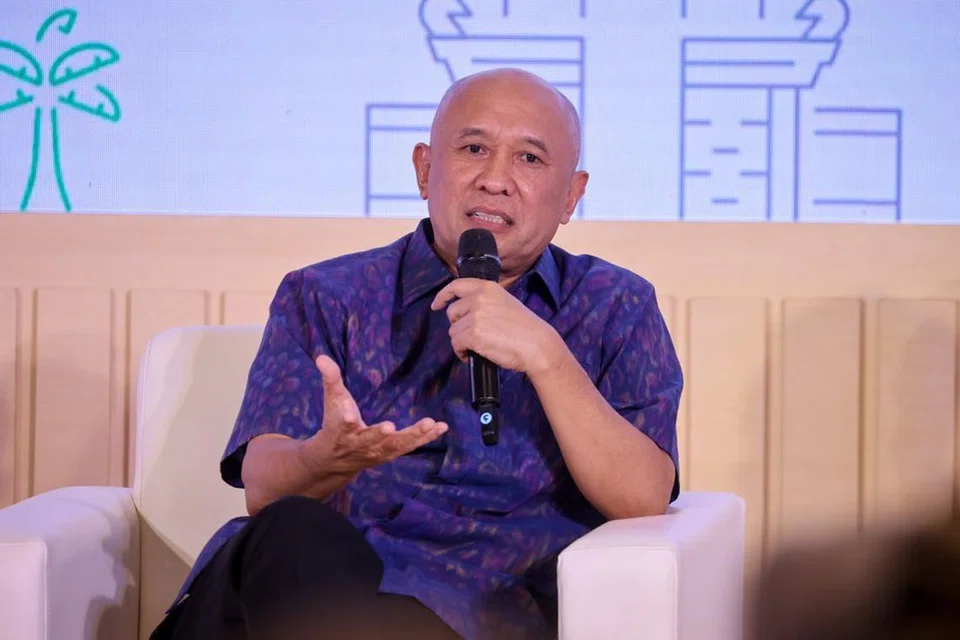DALAM PERTIMBANGAN: Menteri Koperasi serta Perusahaan Kecil dan Sederhana (SME), Encik Teten Masduki, menyatakan pemerintah Indonesia merancang untuk melarang wadah media sosial TikTok daripada terlibat dalam kegiatan e-dagang dalam negara itu. 