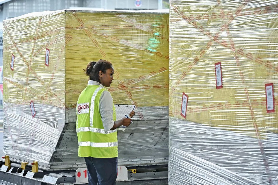 Sats, pusat kendali kargo, BUP