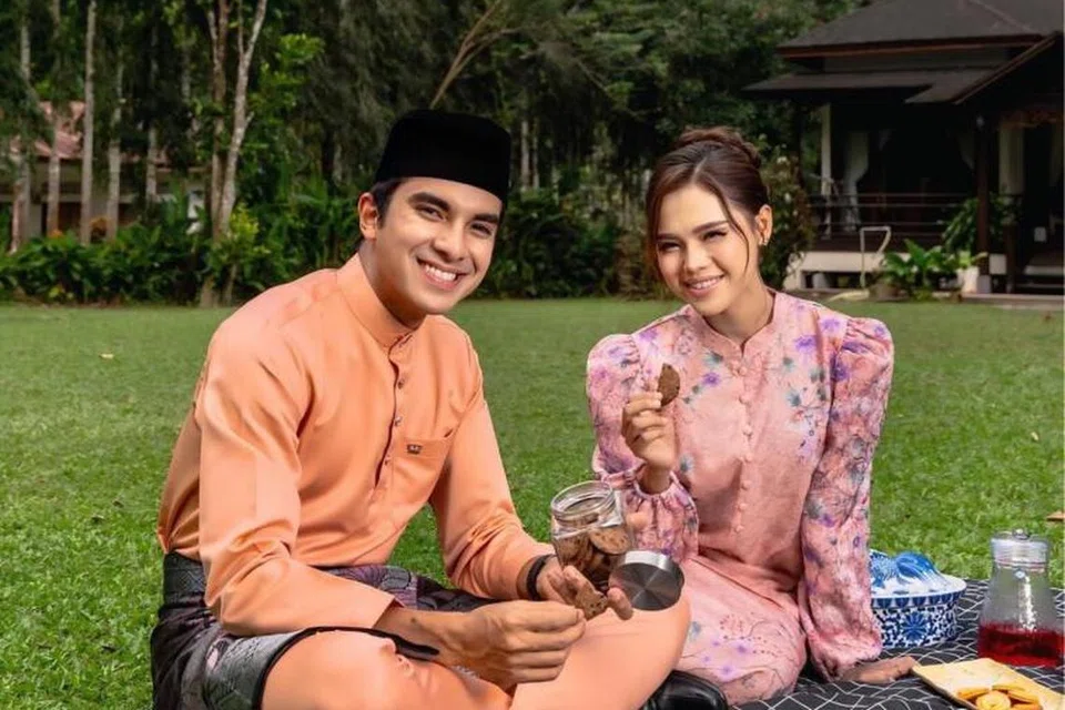 Bella Astillah, Syed Saddiq