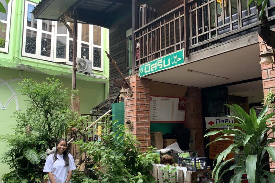 MUDAH CARI MAKANAN HALAL: Di Bangkok kini terdapat banyak gerai dan restoran halal.