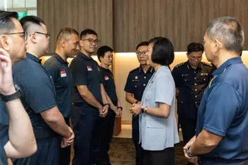 Menteri Kedua Ehwal Luar merangkap Ehwal Dalam Negeri, Cik Sim Ann, berada di Lapangan Terbang Changi pada 1 September untuk menghantar pasukan pendahulu berkenaan.